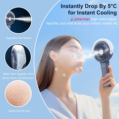 HandFan niebla ultrafina en funcionamiento para refrescar sin mojar