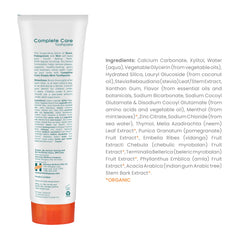 Himalaya tubo abierto con pasta menta y textura espumosa para limpieza efectiva
