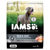 IAMS paquete frontal 27 lb mostrando fórmula pollo y salmón para piel y pelaje saludable