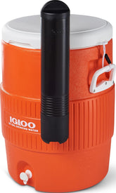 Igloo vista frontal del dispensador naranja blanco con beneficio de transporte fácil