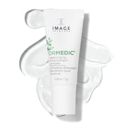 IMAGE Skincare envase frontal que muestra el producto y genera confianza