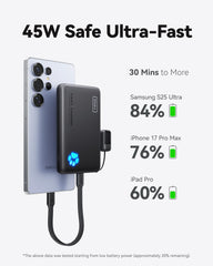 INIU power bank en uso cargando un smartphone para recarga rápida en movimiento