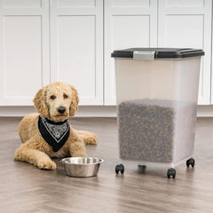 IRIS USA lid and snap-lock latches close-up, secures food freshness