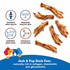 Jack&Pup pata de pato aislada sobre fondo claro, snack 100% natural