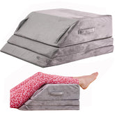 jakoola vista frontal de la almohada elevadora mostrando forma en cuña y beneficio de soporte