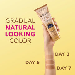Jergens aplicación en brazo para un bronceado gradual y natural