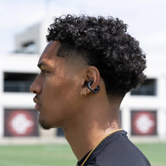 JLab Flex detalle del cuff clip que asegura auriculares sin entrar al oído