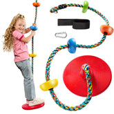 Jungle Gym Kingdom columpio frontal mostrando asiento rojo y cuerda arcoíris para diversión