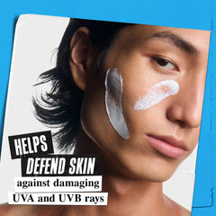 Kiehl's crema en mano demostrando fácil aplicación y protección SPF