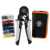 Klein Tools vista frontal del kit con funda y terminales, facilita transporte profesional