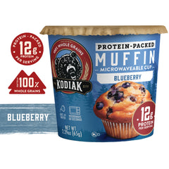 Kodiak Cakes muffin preparado en microondas mostrando textura esponjosa