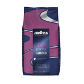 Lavazza bolsa frontal mostrando diseño y peso, ideal para conservar frescura