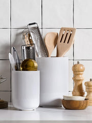 LE TAUCI portautensilios en uso con espátulas, facilita acceso rápido