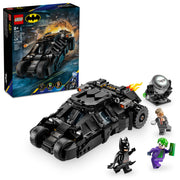 LEGO Batmobile Tumbler frontal mostrando diseño detallado y atractivo para exhibir