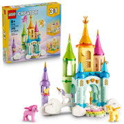 LEGO castillo unicornio frontal mostrando torres y escalera arcoíris para juego creativo