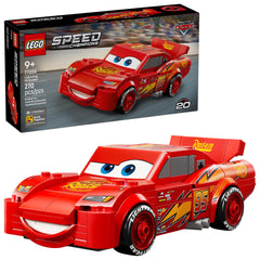 LEGO Lightning McQueen vista frontal mostrando diseño icónico y detalle de color