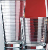 Le'raze frontal mostrando el set de 16 vasos, elegante y funcional