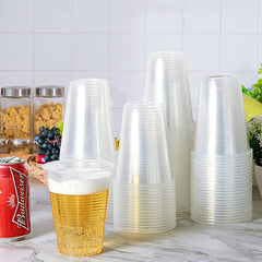 Lilymicky vaso en uso en fiesta con bebida fría, práctico y higiénico