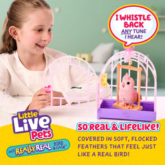 Little Live Pets Rosie detalle de plumas flocked que ofrece tacto realista