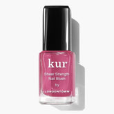 LONDONTOWN envase frontal Sheer Strength Hibiscus mostrando color y beneficio fortalecedor