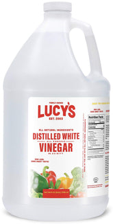 Lucy's frente del envase de 1 galón mostrando la marca y volumen, práctico para ahorro