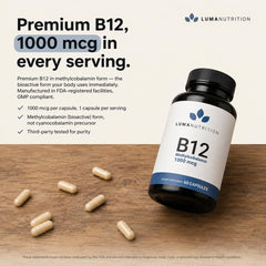 Cápsula abierta de Luma Nutrition B12 mostrando polvo fino para sensación de pureza