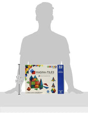 MAGNA-TILES piezas apiladas en manos infantiles para demostrar tamaño y agarre