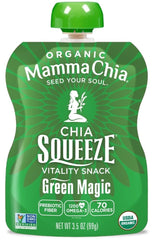 Mamma Chia pouch junto a una mano para ver tamaño práctico y portable