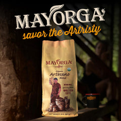 Mayorga primer plano de granos resaltando tueste medio y aroma