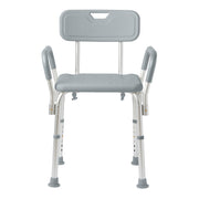 Medline silla de ducha frontal mostrando respaldo y reposabrazos para mayor seguridad