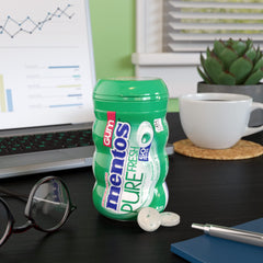 MENTOS uso en coche manos sacando chicle para frescor inmediato