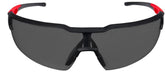 Milwaukee gafas de seguridad vista frontal con marco negro y lentes tintadas, protección cómoda