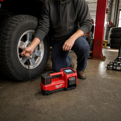Milwaukee inflator inflando neumático de coche, rapidez en carretera