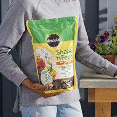 Miracle-Gro granules texture detail showing slow-release formula benefits