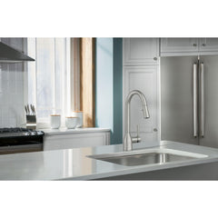 Moen Adler close-up of spray head showing Power Clean nozzle for stronger rinsing