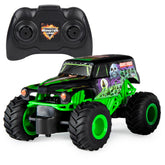 Monster Jam Grave Digger vista frontal con aspecto oficial y potencia realista