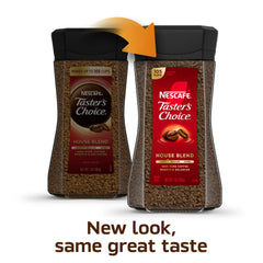 NESCAFÉ taza servida en mano que muestra aroma y preparación rápida