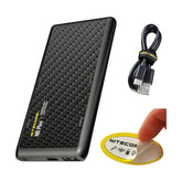 Nitecore NB Plus vista frontal mostrando su diseño compacto y portátil