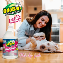 OdoBan solución diluida en cubo mostrando la textura y facilidad de enjuague