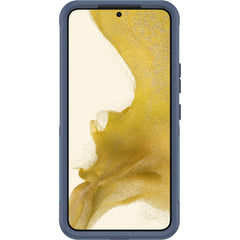 OtterBox funda en mano demostrando perfil delgado y comodidad