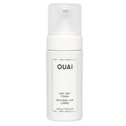 OUAI envase frontal 4 oz mostrando la marca y beneficio de acabado natural