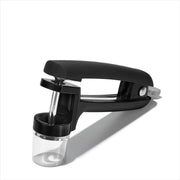 OXO sacabolas frontal con agarre antideslizante que facilita el uso