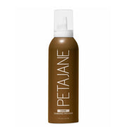 Peta Jane mousse frontal mostrando envase y beneficio de cobertura uniforme