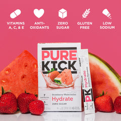 Primer plano del polvo PURE KICK texturizado que se disuelve rápido en agua