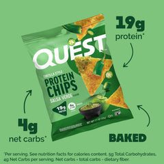 Quest bolsa abierta con chip en primer plano que destaca su crujido