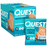Quest empaque frontal de galletas snickerdoodle mostrando caja de 12 unidades y conveniencia