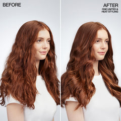 Redken tratamiento sin enjuague aplicado en mano para suavidad y control del frizz