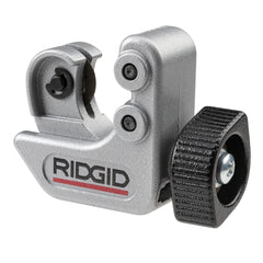 RIDGID cortatubos frontal compacto mostrando diseño y robustez