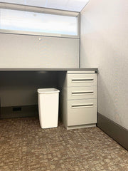 Rubbermaid borde reforzado en primer plano, mayor durabilidad visible
