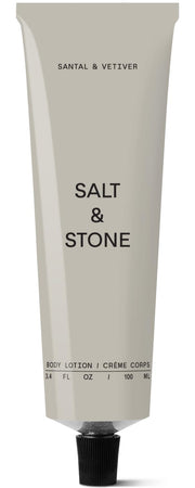 Salt & Stone frente del envase mostrando tamaño y diseño, hidratación práctica